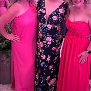 POMANDER PLACE
Hot Pink Soleil Gown